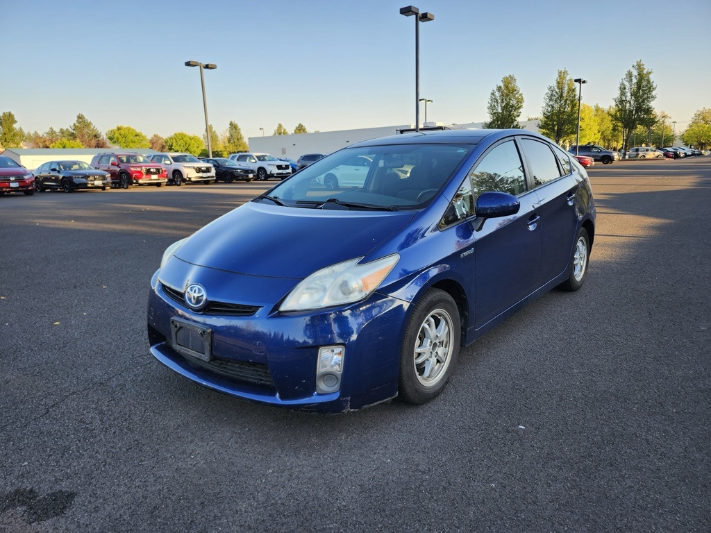 2010 Toyota Prius Three photo 2
