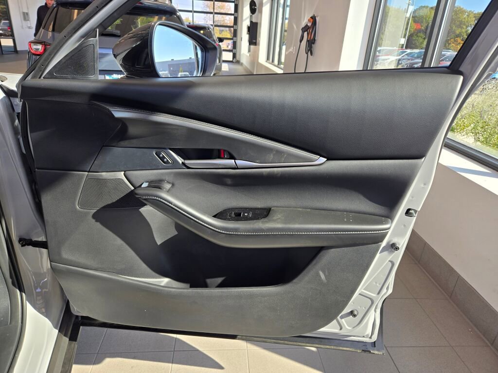 2025 Mazda CX-30 2.5 Select Sport photo 4