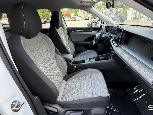 2025 Volkswagen Tiguan S photo 16