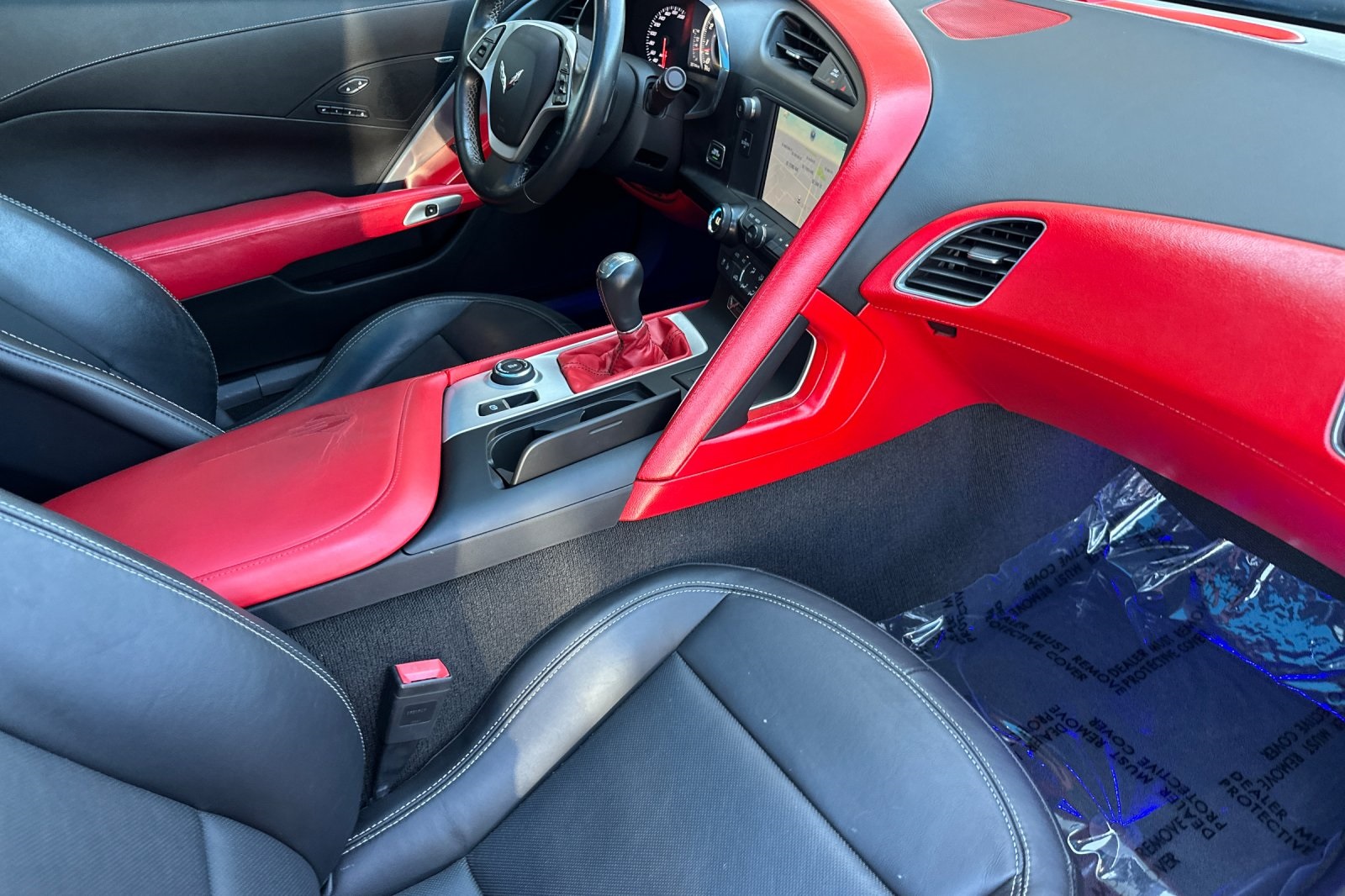2015 Chevrolet Corvette Stingray 2LT photo 14