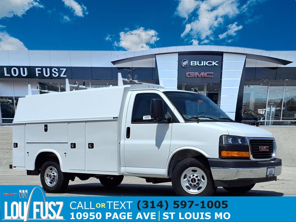 2025 GMC Savana Cutaway Work Van's photo