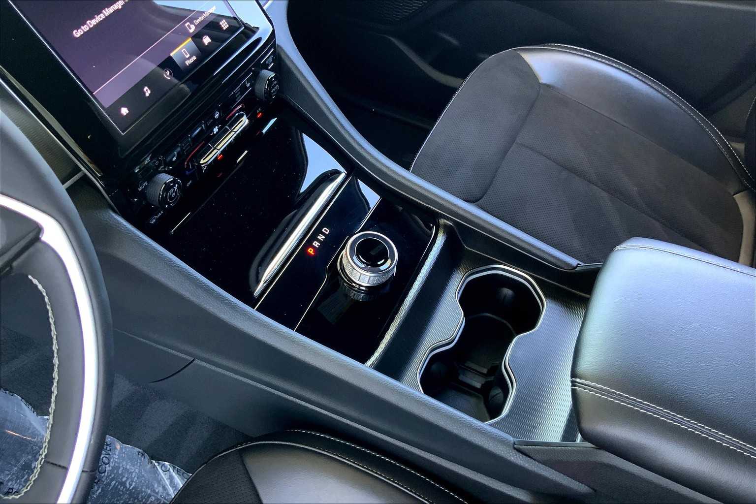 2024 Jeep Grand Cherokee Altitude photo 12