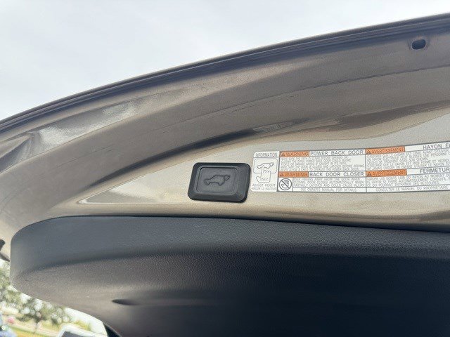 2015 Toyota RAV4 XLE photo 29