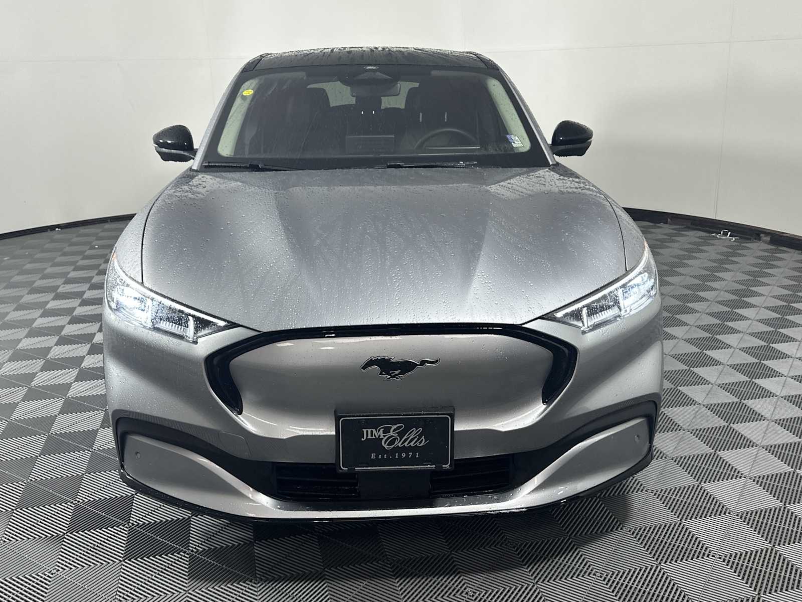 2021 Ford Mustang Mach-E Premium photo 3