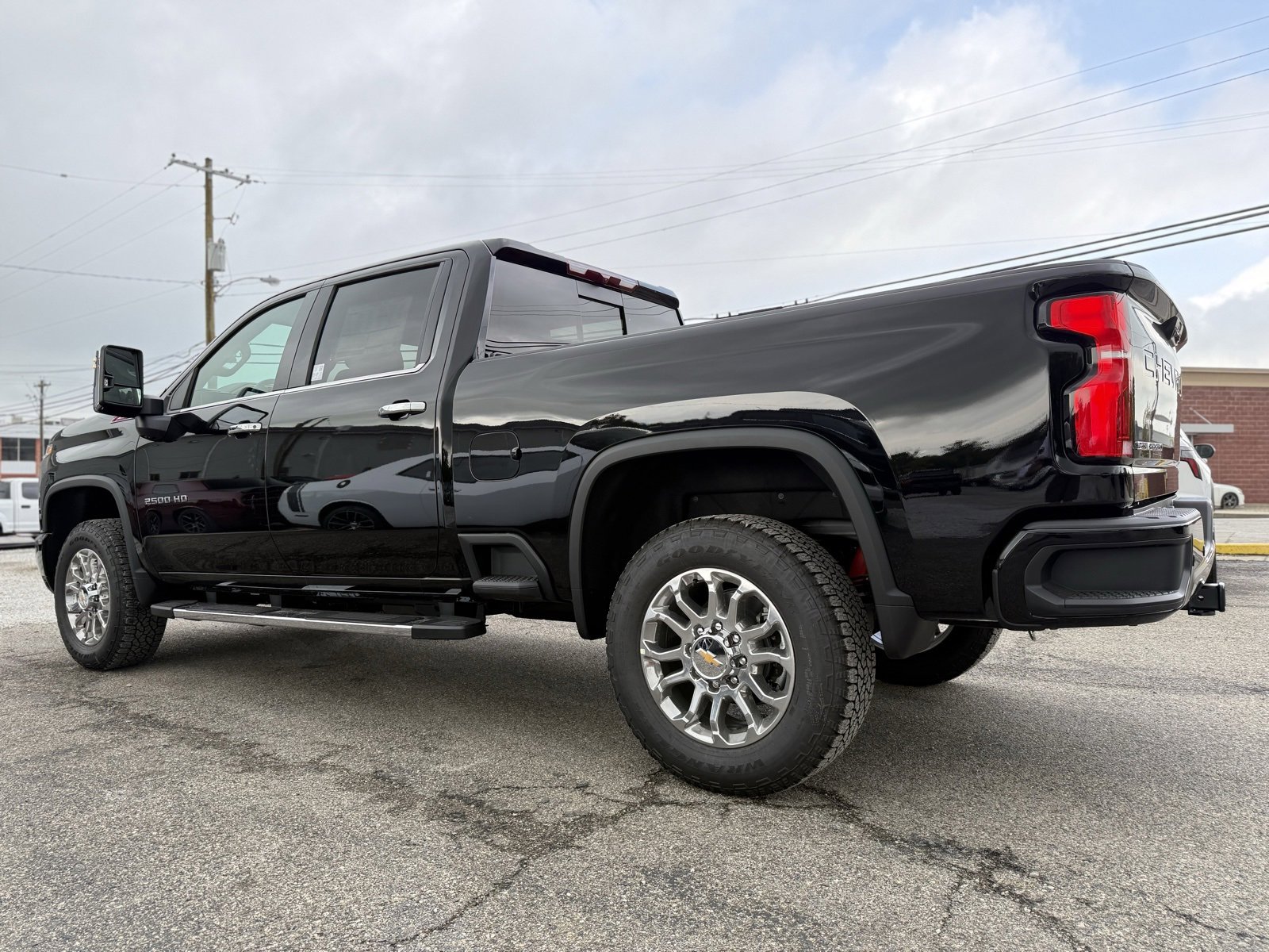 2025 Chevrolet Silverado 2500HD LTZ photo 4