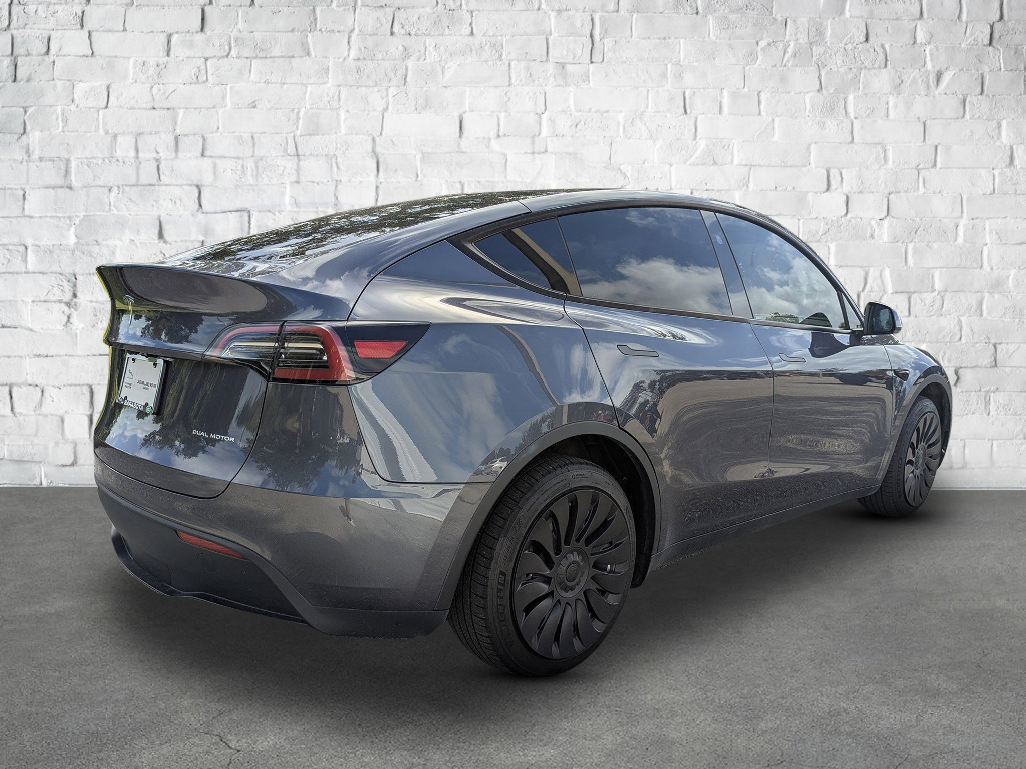 2023 Tesla Model Y Long Range photo 5