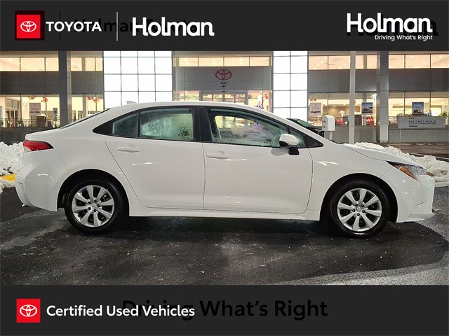 2024 Toyota Corolla LE's photo