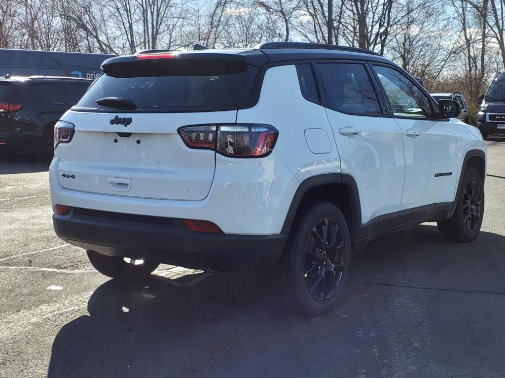 2024 Jeep Compass Latitude photo 7