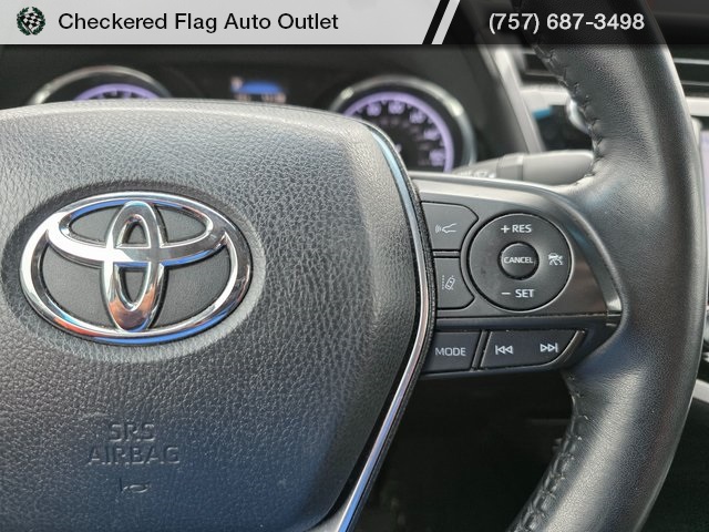 2019 Toyota Camry SE XLE photo 13