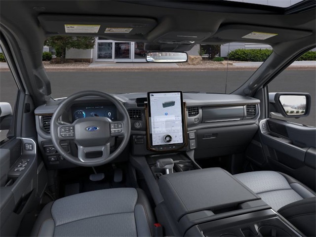 2025 Ford F-150 Lightning Lariat photo 9