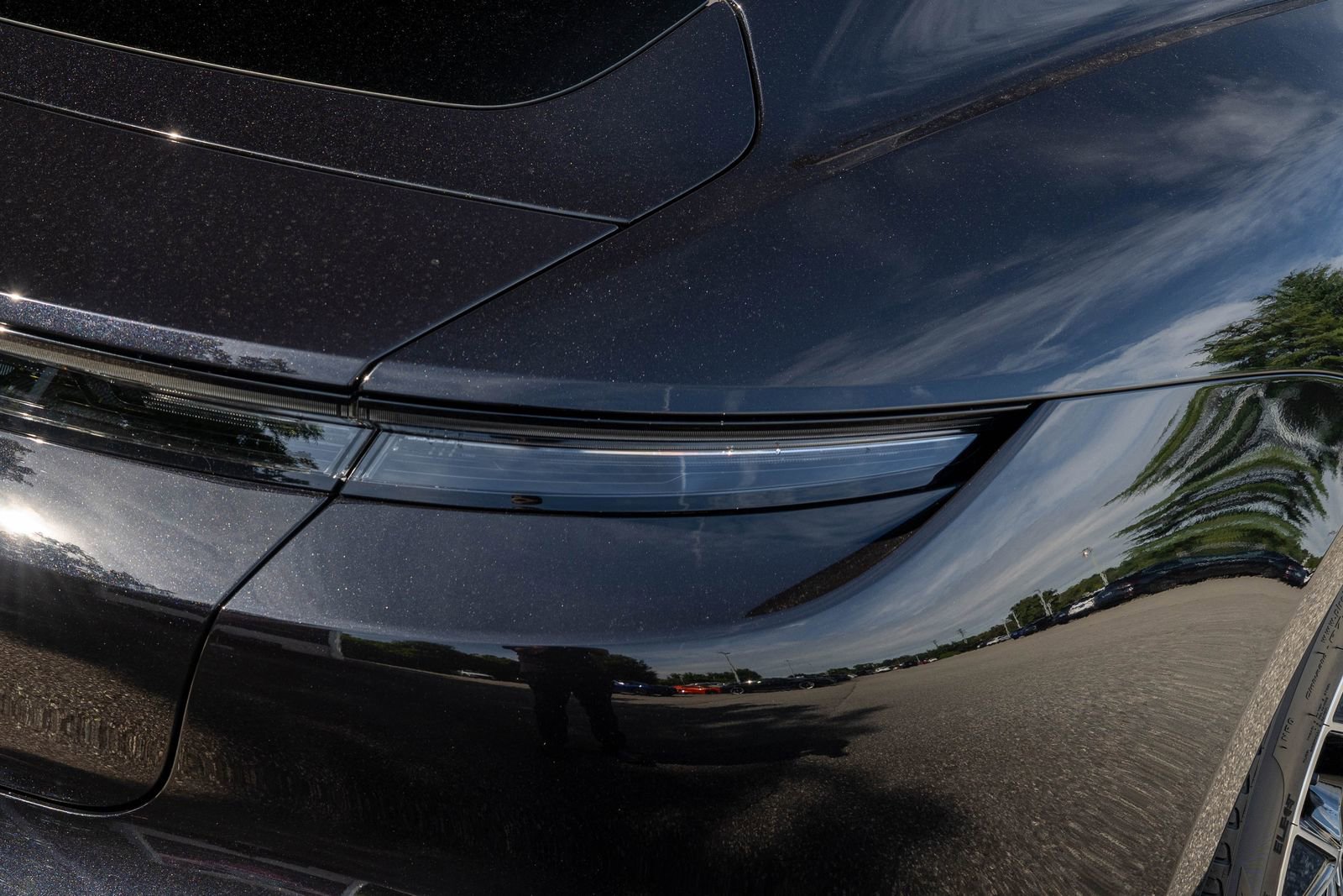 2024 Porsche Taycan 4S photo 14