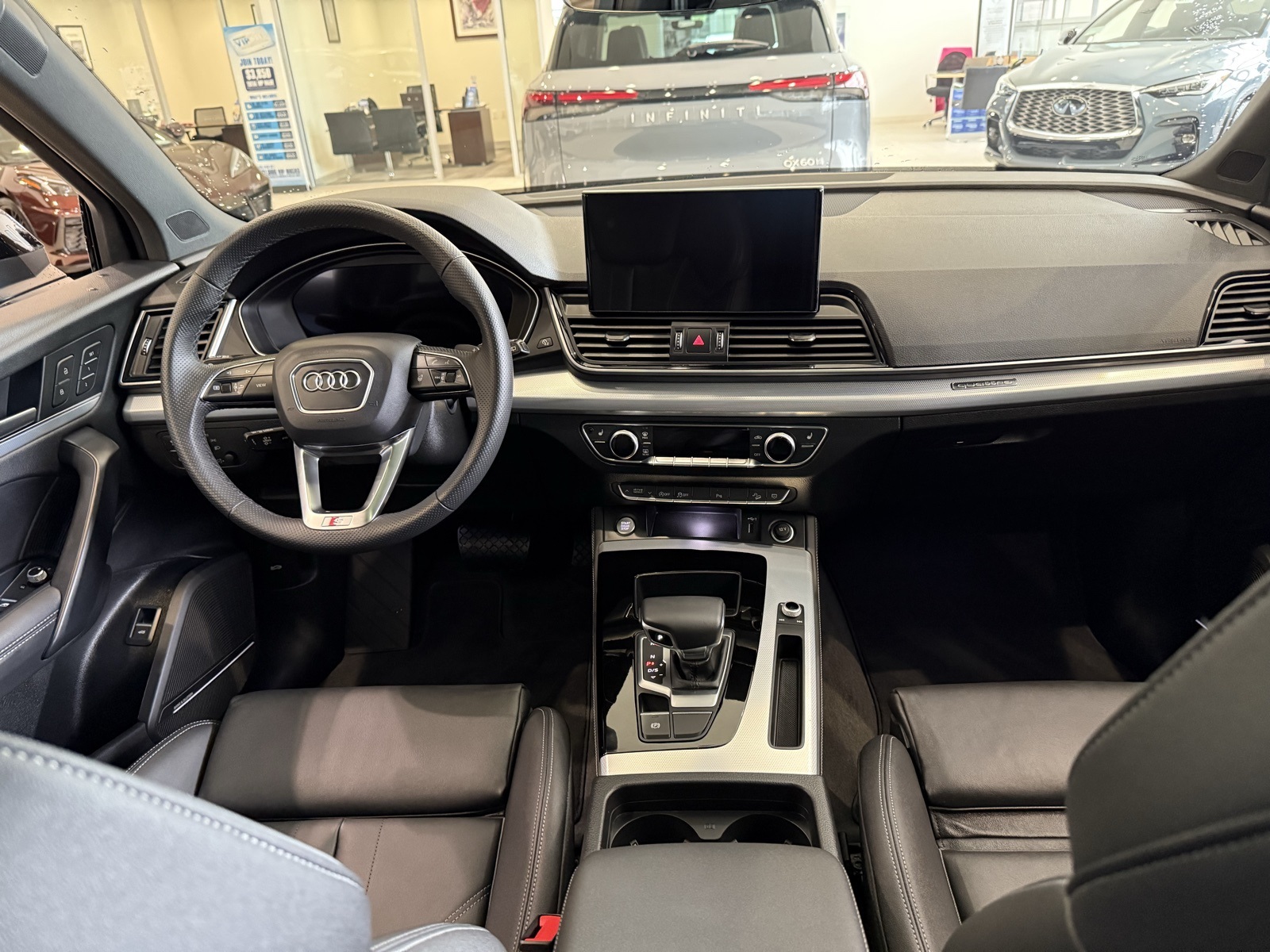 2024 Audi Q5 45 S line Premium Plus photo 2