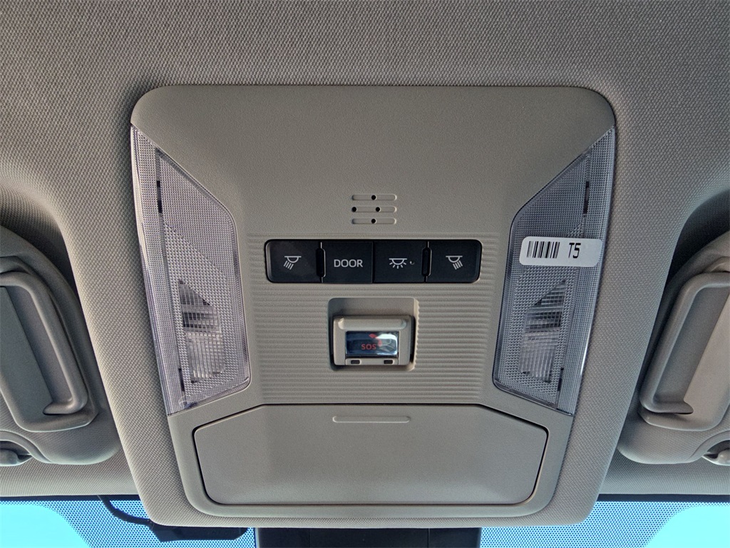 2024 Toyota RAV4 XLE photo 27