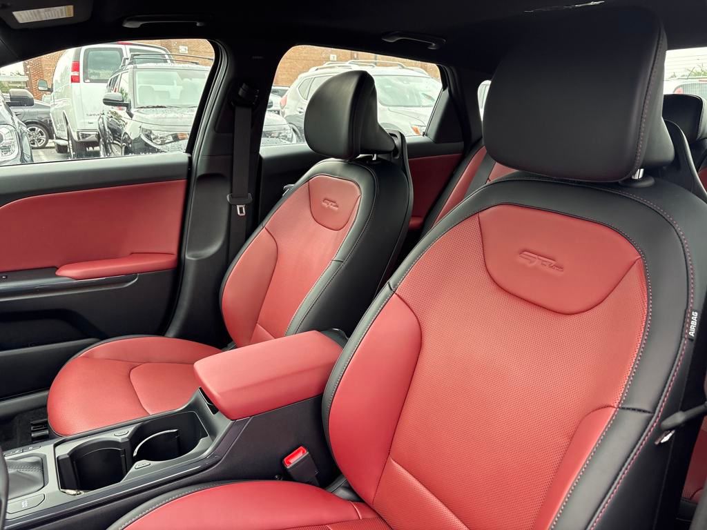 2025 Kia K4 GT-Line Turbo photo 12