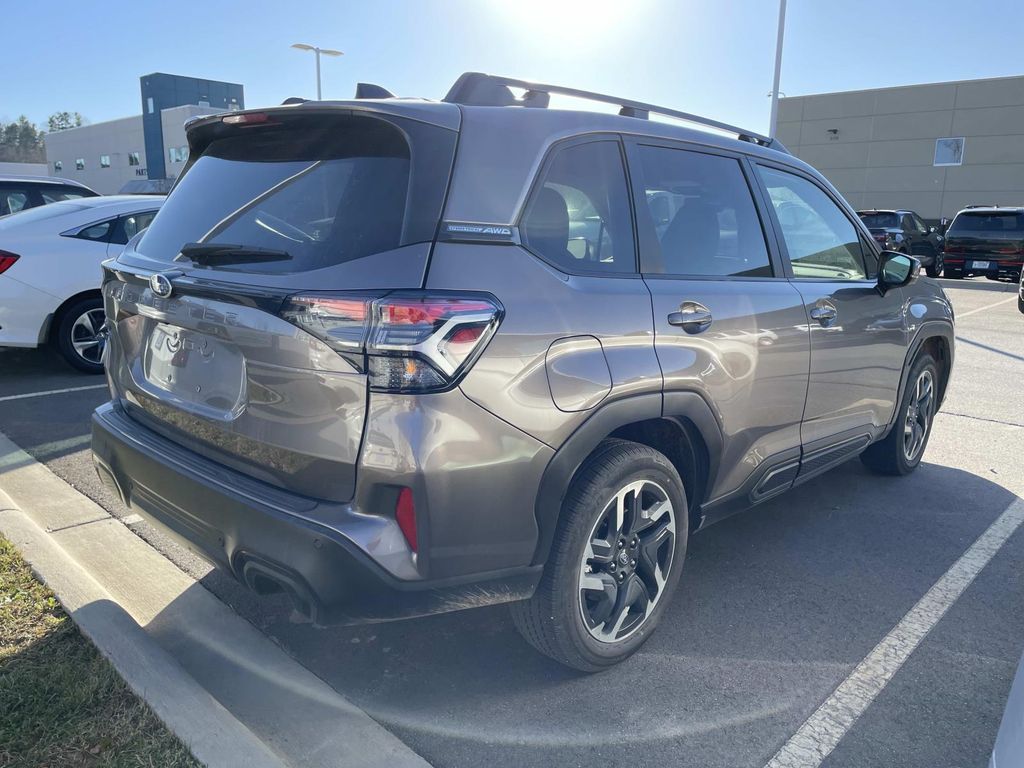 2025 Subaru Forester Limited photo 3
