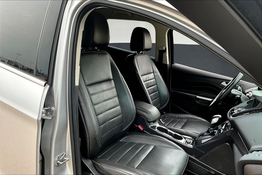 2016 Ford Escape Titanium photo 26