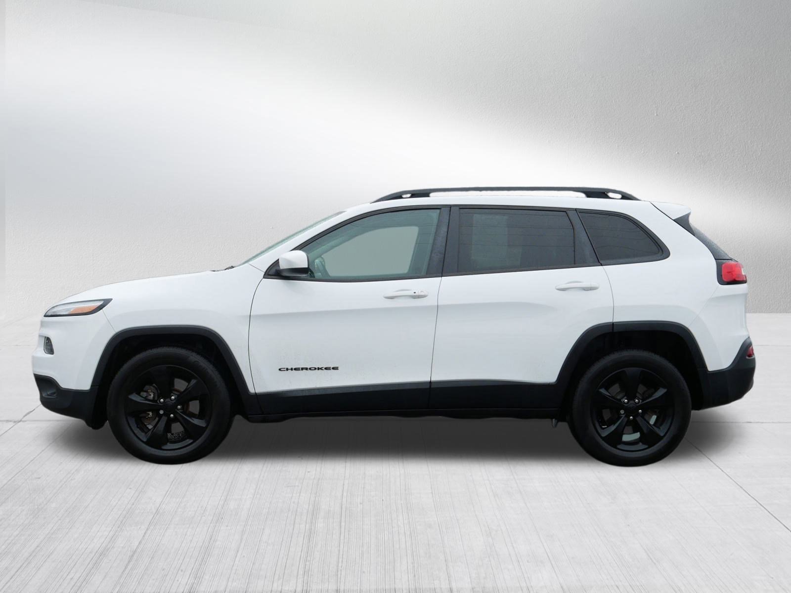 2016 Jeep Cherokee Altitude photo 3