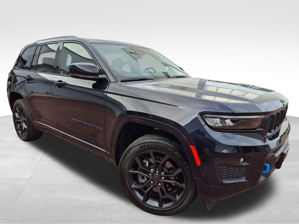 2023 Jeep Grand Cherokee Anniversary Edition photo 6