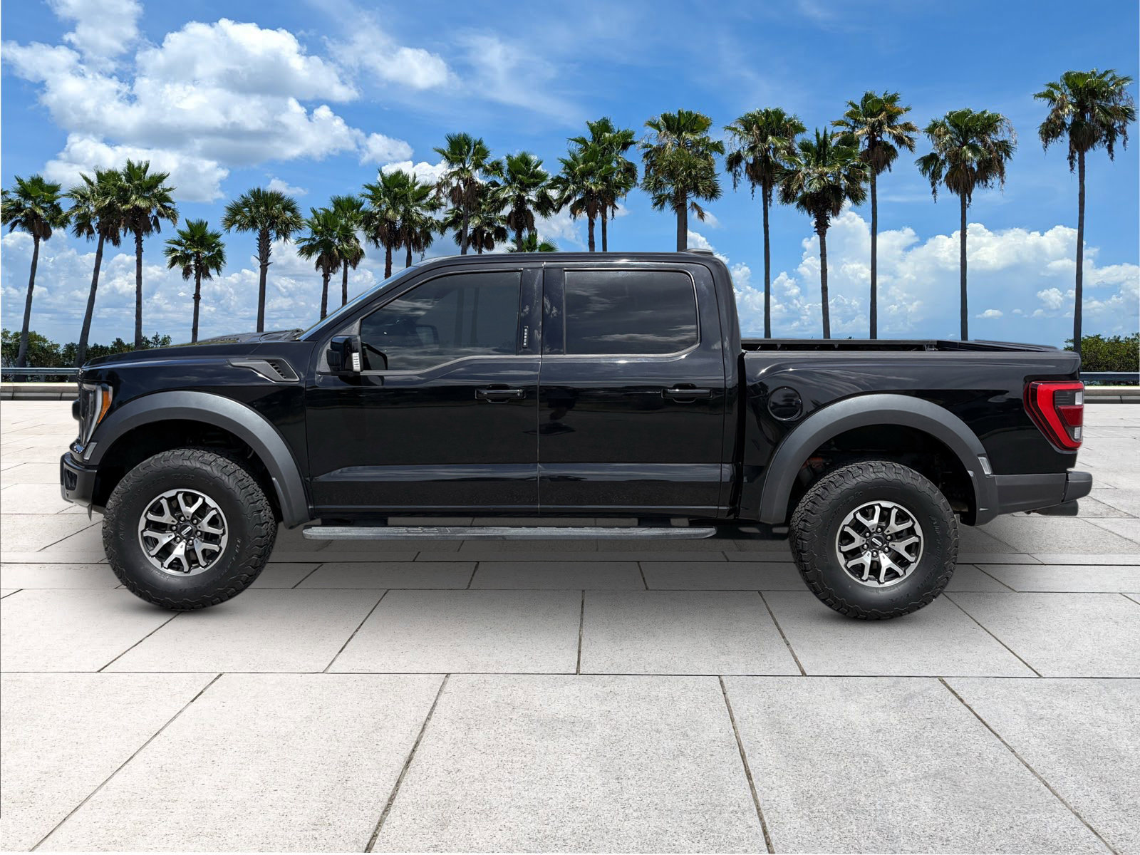 2023 Ford F-150 Raptor photo 3
