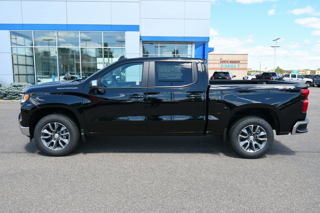 2025 Chevrolet Silverado 1500 LT photo 3
