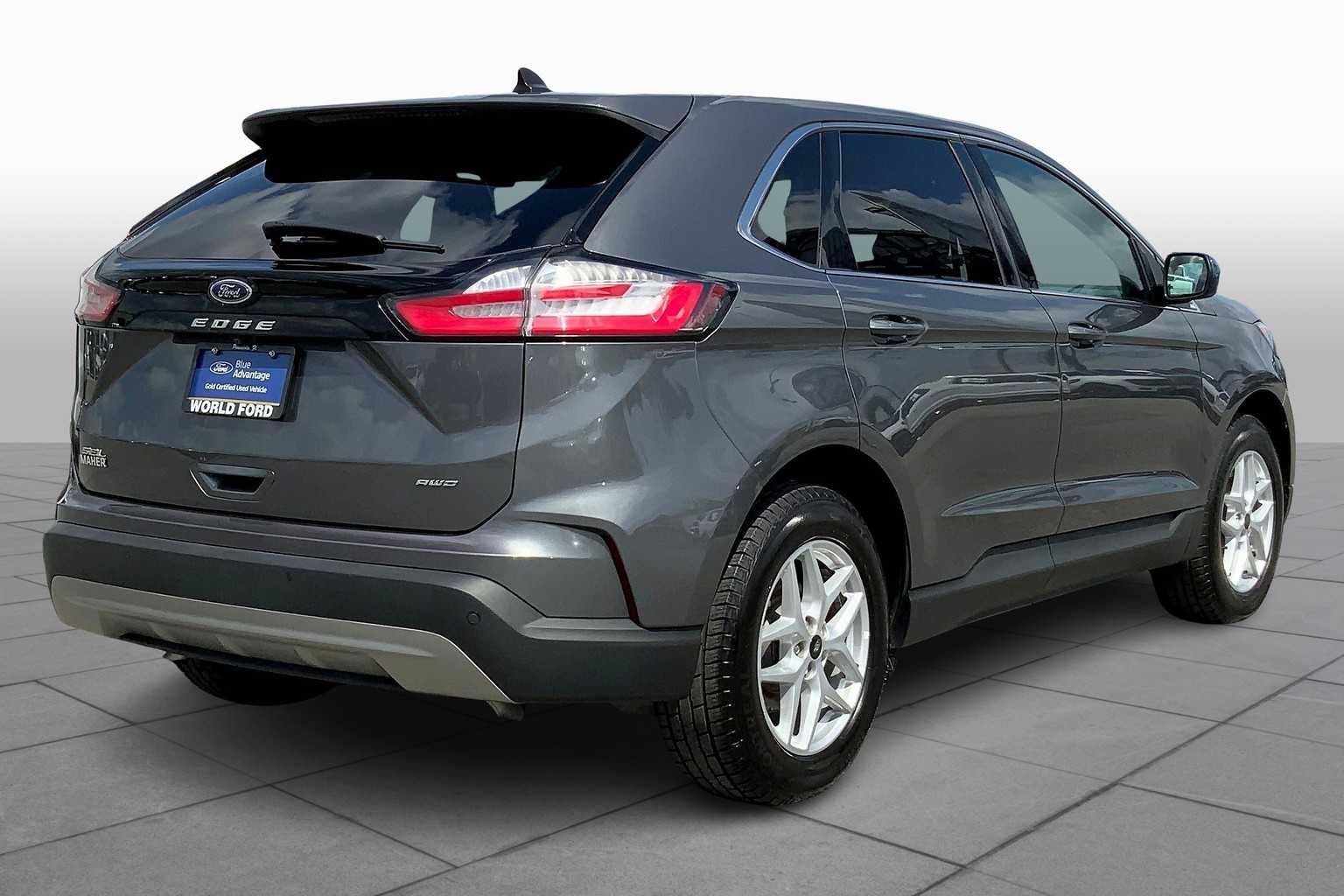 2023 Ford Edge SEL photo 12