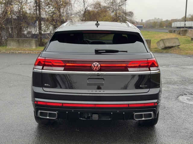 2024 Volkswagen Atlas Cross Sport SEL Premium R-Line photo 3