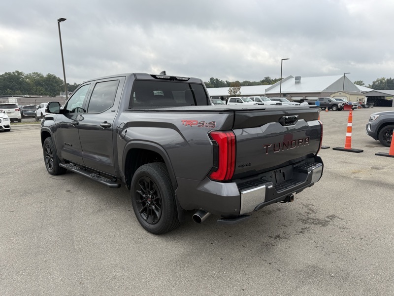 2023 Toyota Tundra SR5 CrewMax photo 7