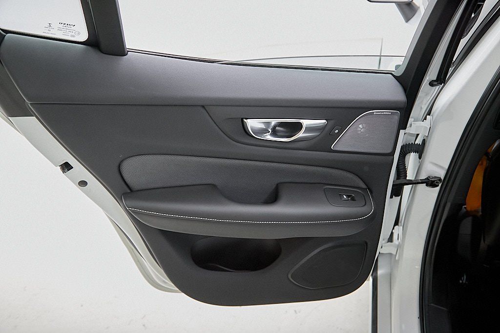 2023 VOLVO S60 - Image 26