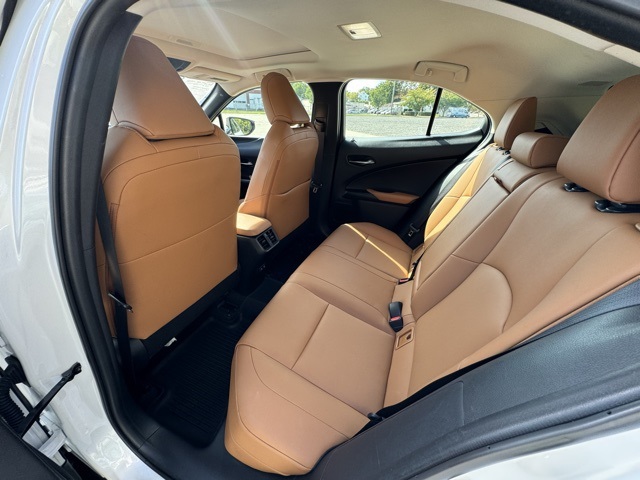 2020 Lexus UX 200 Premium photo 16