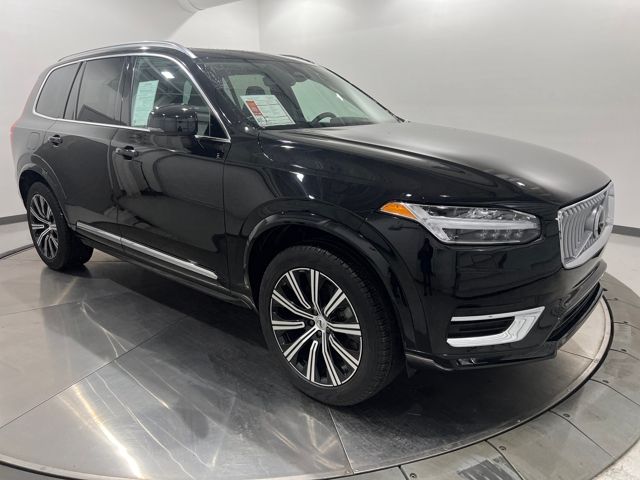 2024 Volvo XC90 Core's photo