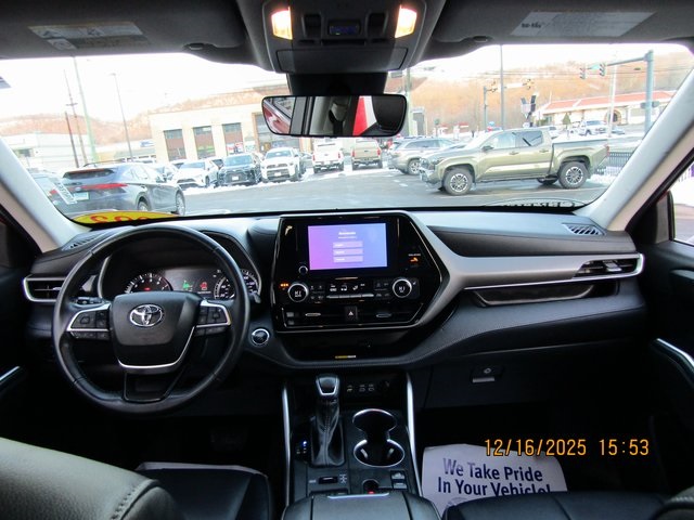 Image of Pre-Owned 2023 Toyota Highlander XLE 4D Sport Utility AWD