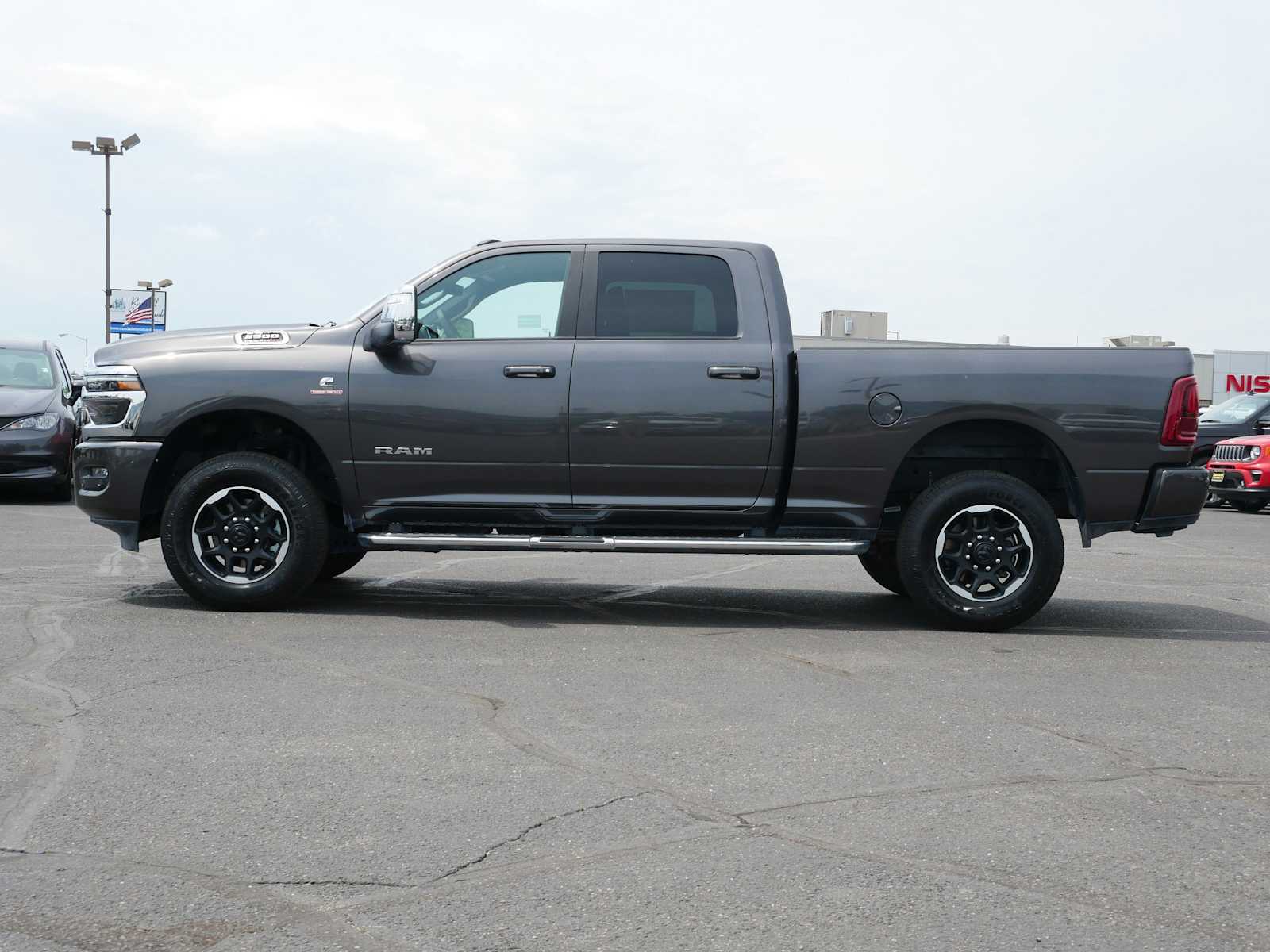 2025 Ram 3500 Laramie photo 4