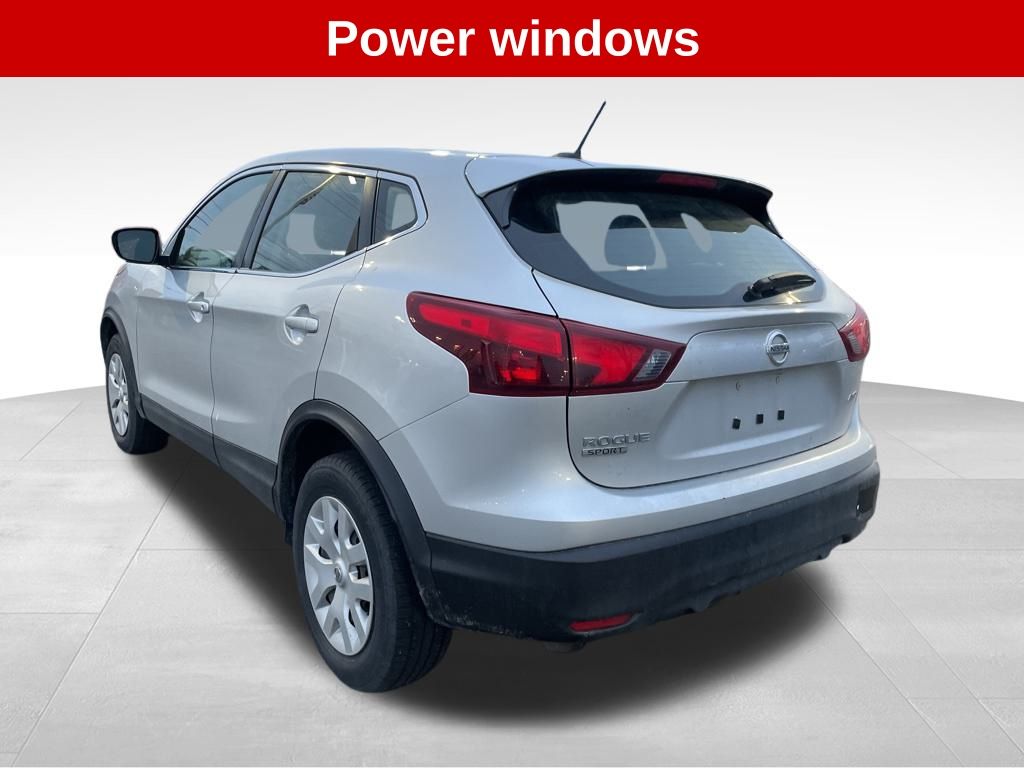 2019 Nissan Rogue Sport S photo 3