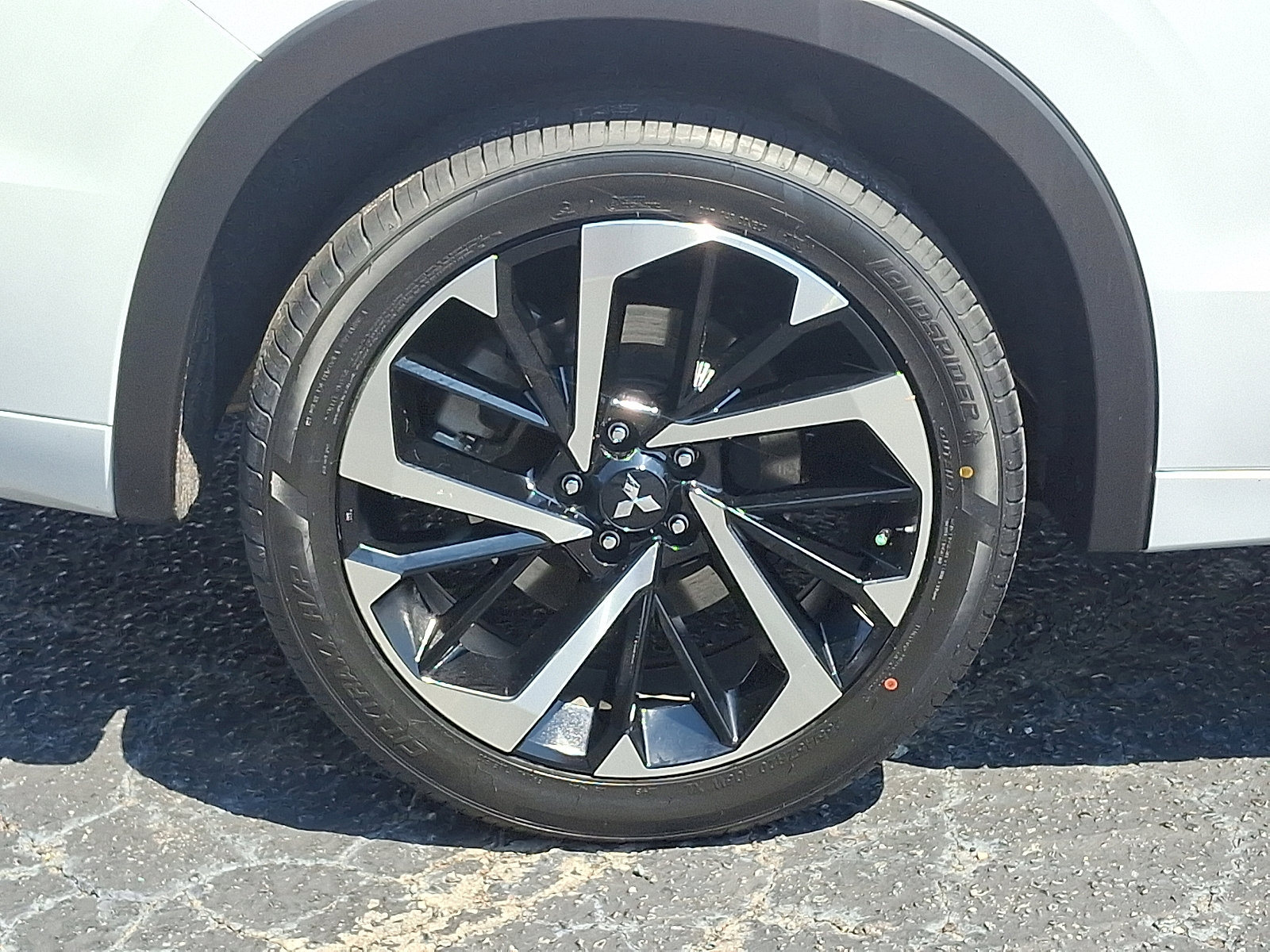 2023 Mitsubishi Outlander SEL photo 7