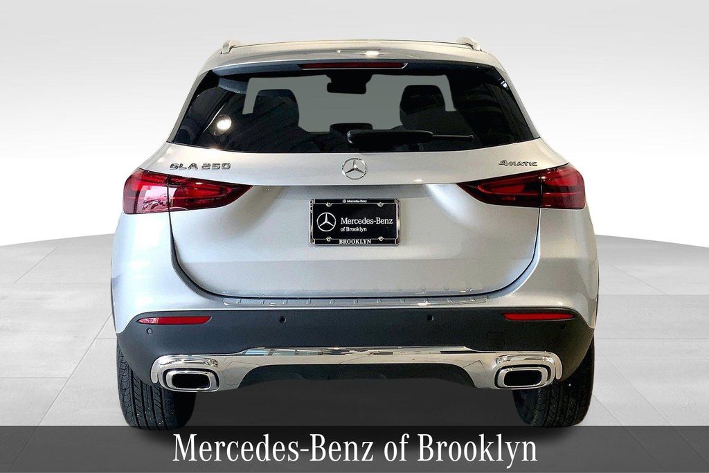 2025 Mercedes Benz GLA 250 4MATIC photo 3