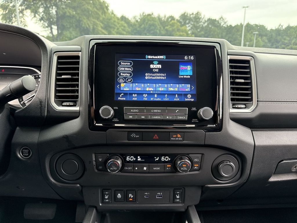 2024 Nissan Frontier SL photo 17