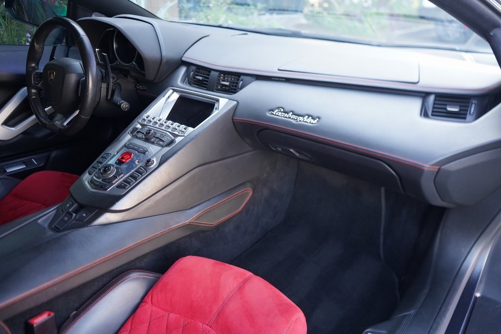 2012 Lamborghini Aventador photo 18