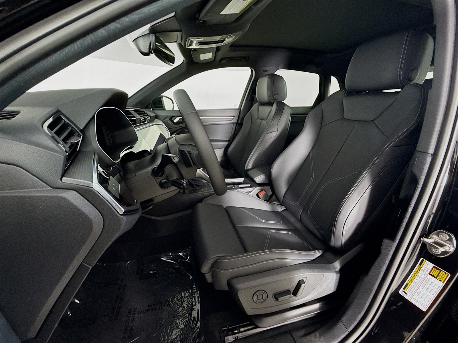 2025 Audi Q3 S line Premium photo 19