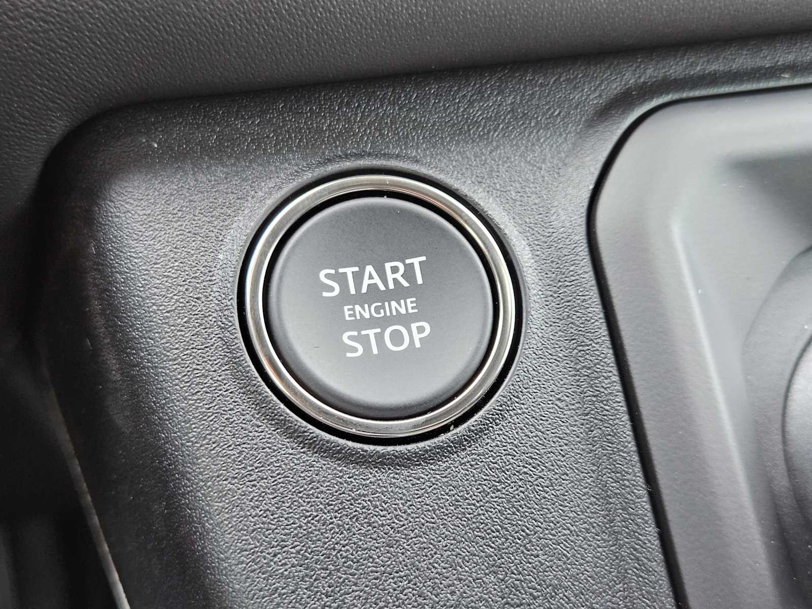2025 Land Rover Defender 110 X-Dynamic SE photo 17