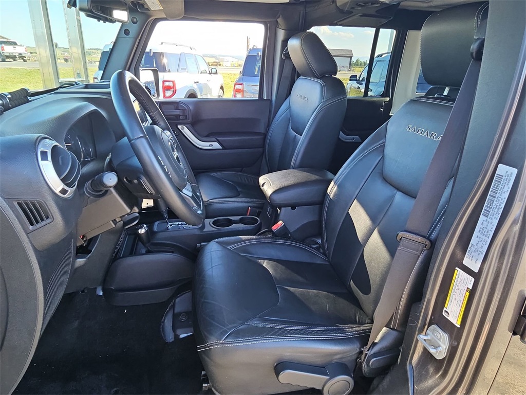 2016 Jeep Wrangler Unlimited Sahara photo 24