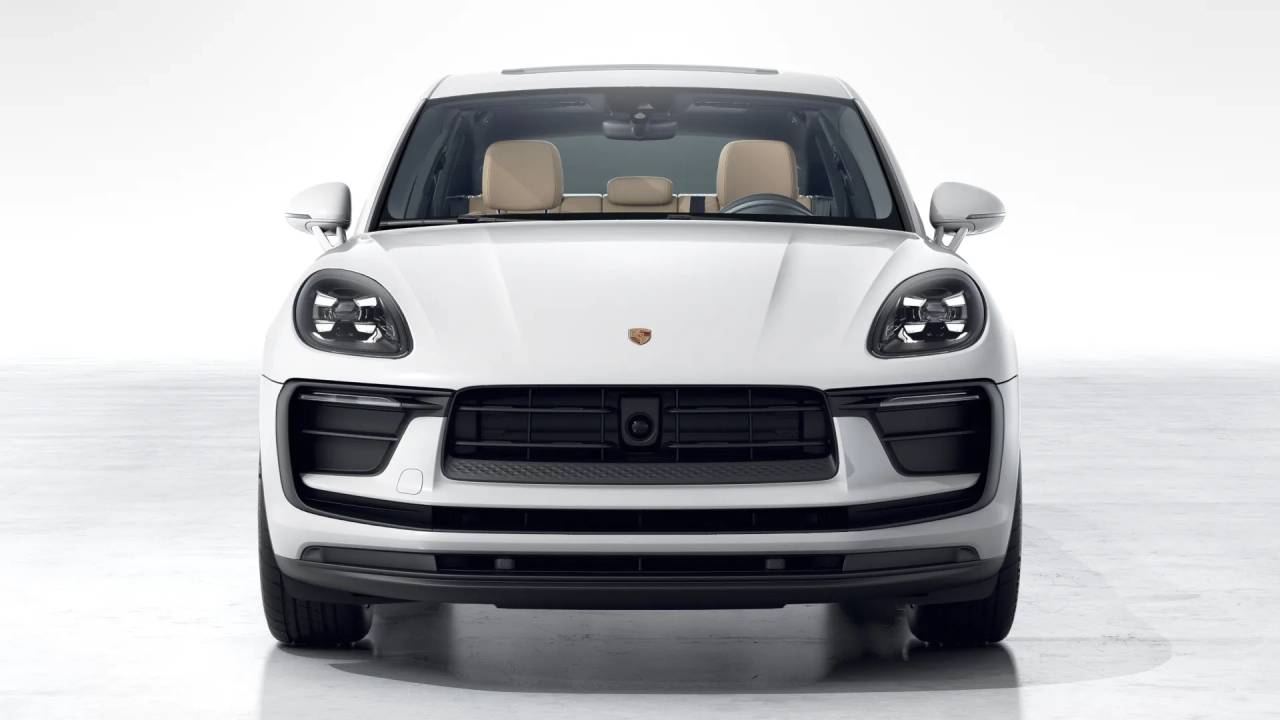 2026 Porsche Macan T photo 9