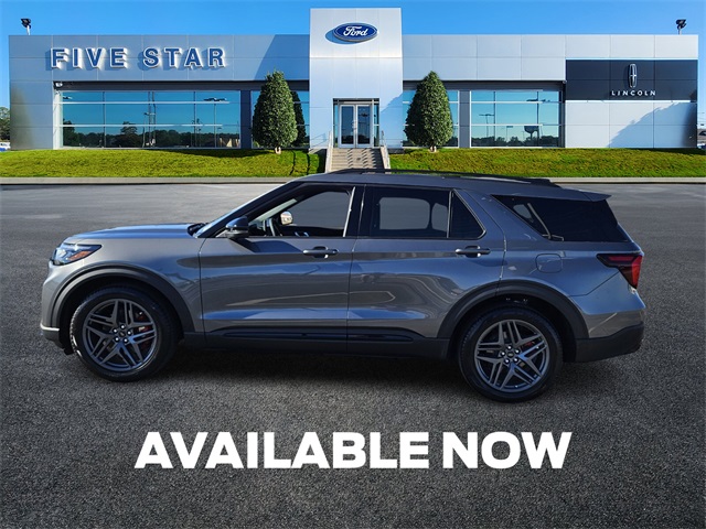 2025 Ford Explorer ST photo 4