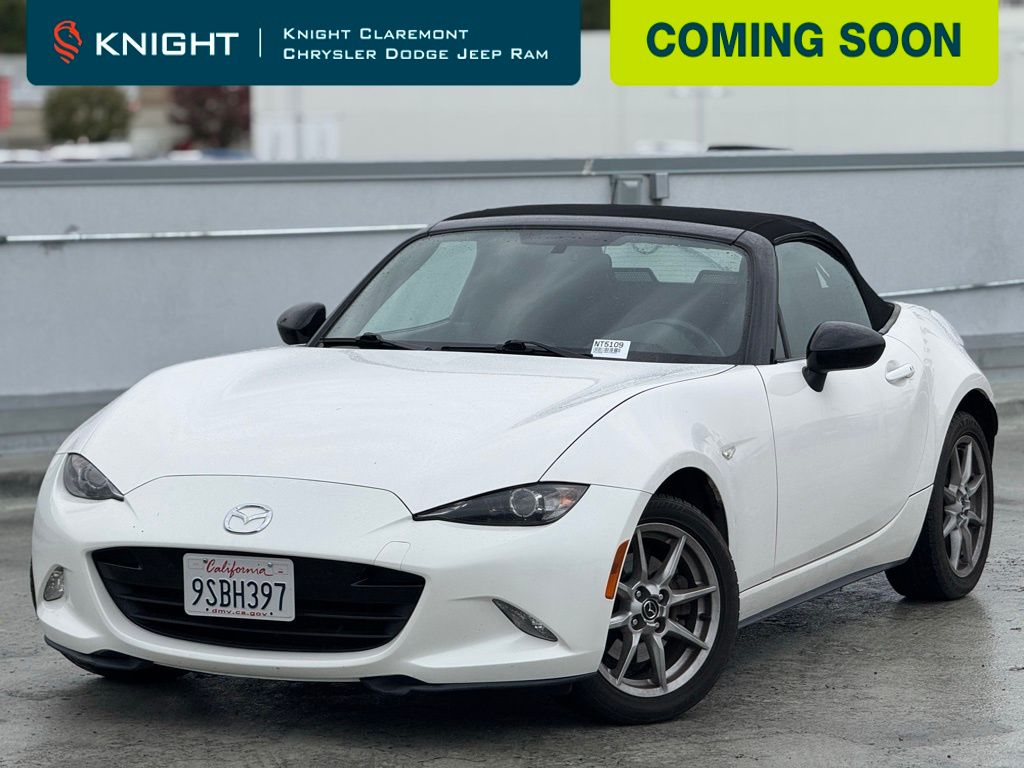 2016 Mazda MX-5 Miata Sport's photo