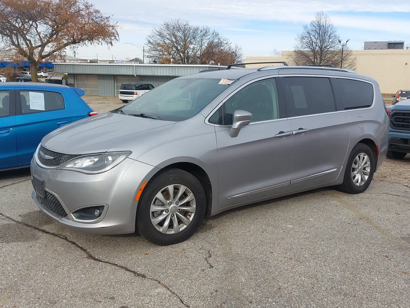 2018 Chrysler Pacifica Touring L photo 3