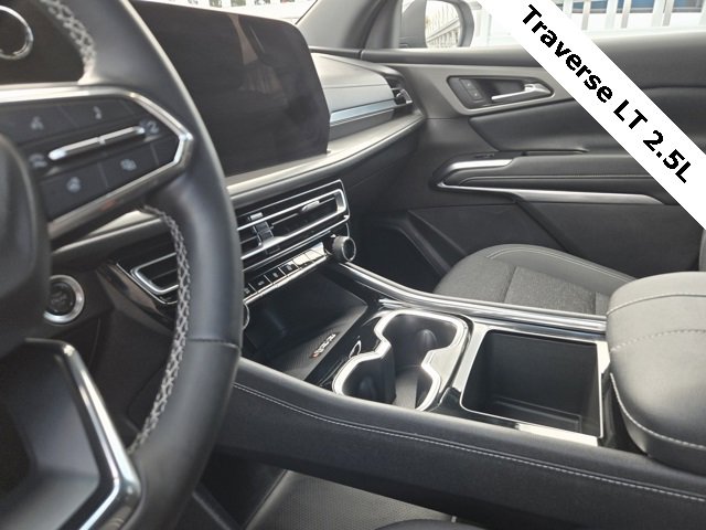 2025 Chevrolet Traverse photo 22