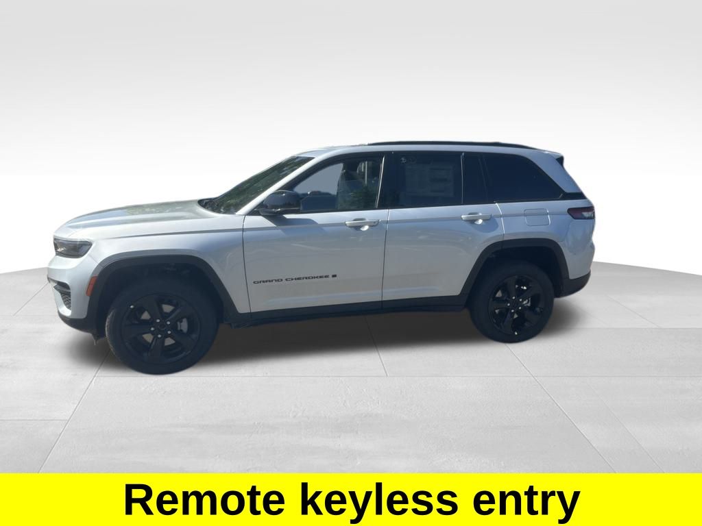 2025 Jeep Grand Cherokee Altitude X photo 3