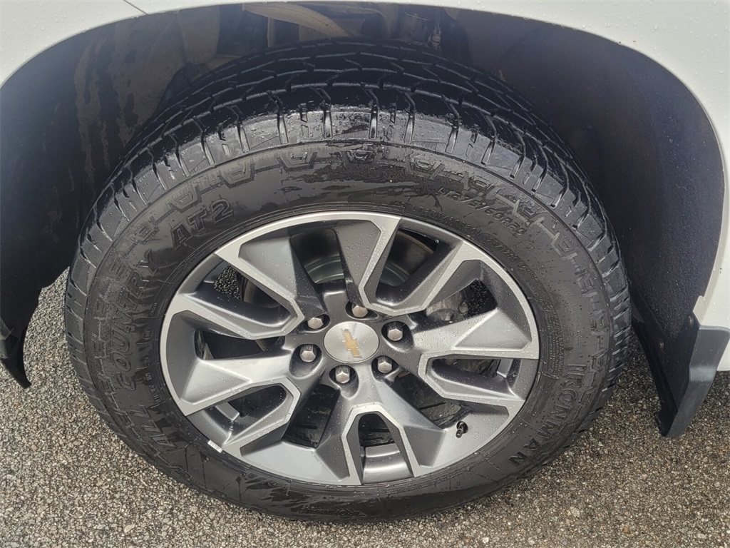 2024 Chevrolet Silverado 1500 LT photo 14