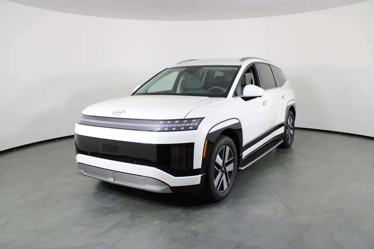 2026 Hyundai IONIQ 9 SEL's photo