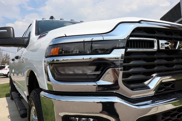2025 Ram 3500 Tradesman photo 4