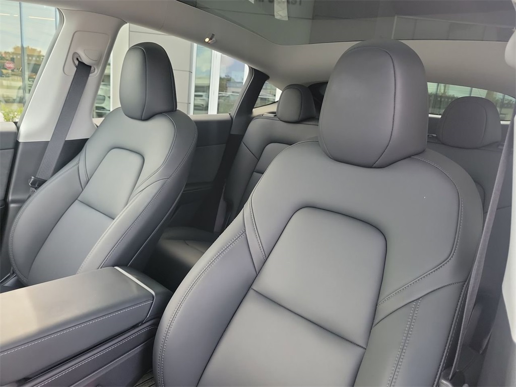 2024 Tesla Model Y Long Range photo 22